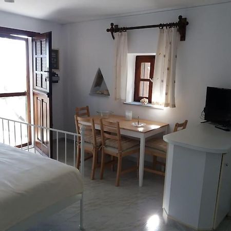 Grandpa Simos' Traditional Guest House Άγιος Ρομανός Εξωτερικό φωτογραφία