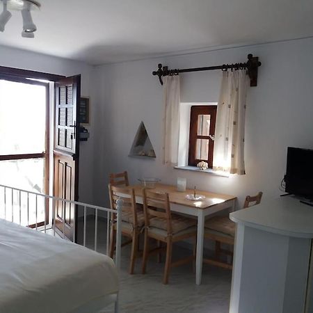 Grandpa Simos' Traditional Guest House Άγιος Ρομανός Εξωτερικό φωτογραφία
