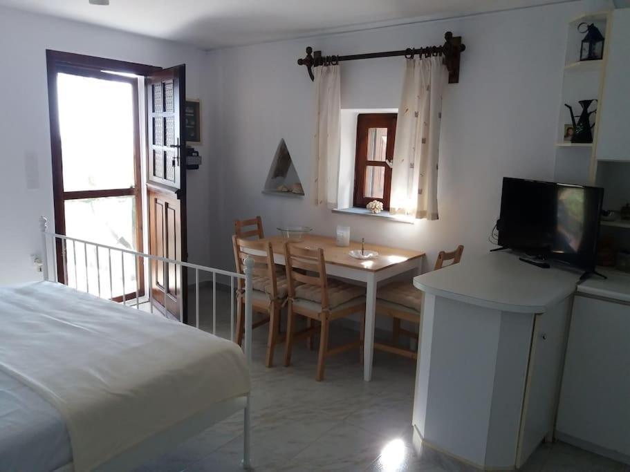 Grandpa Simos' Traditional Guest House Άγιος Ρομανός Εξωτερικό φωτογραφία