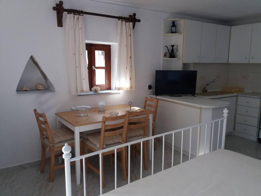 Grandpa Simos' Traditional Guest House Άγιος Ρομανός Εξωτερικό φωτογραφία