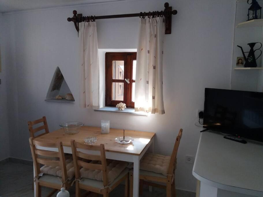 Grandpa Simos' Traditional Guest House Άγιος Ρομανός Εξωτερικό φωτογραφία