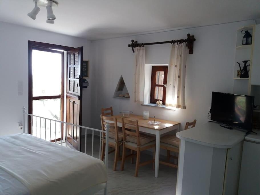 Grandpa Simos' Traditional Guest House Άγιος Ρομανός Εξωτερικό φωτογραφία